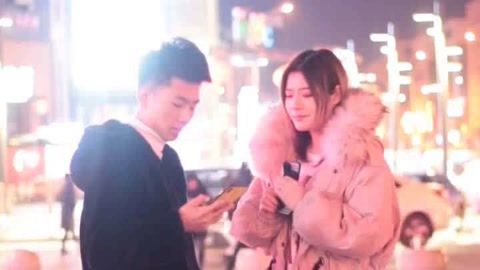 再见金钱，前往贫困村