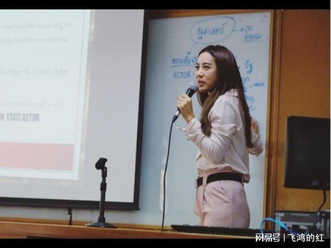 公鸡母鸡拖拉机