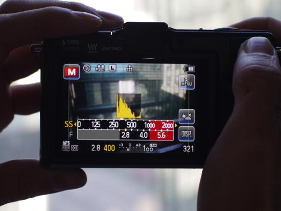 八月：奥色治郡